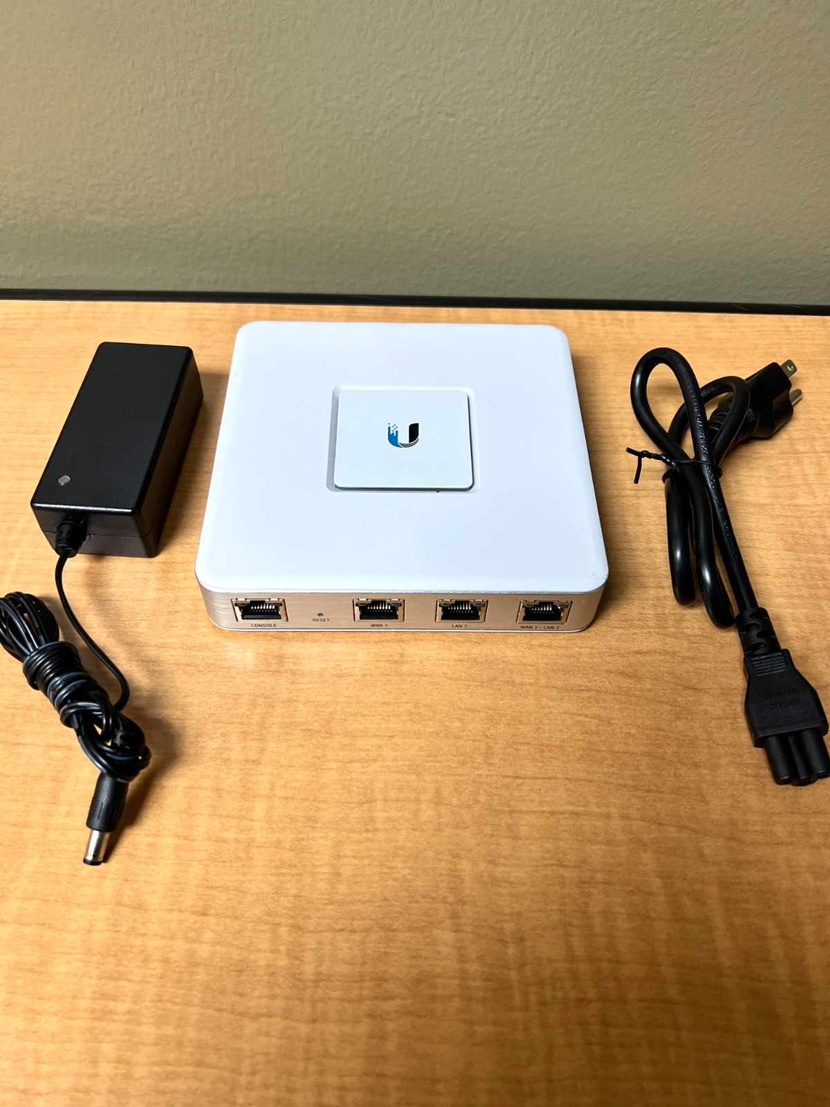 Ubiquiti Networks UniFi Security Gateway USG Router Gigabit 1000Mbps Firewall