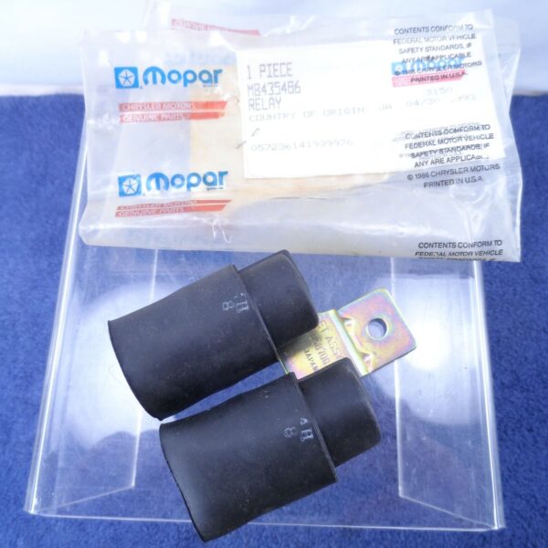 Relay Mitsubishi Dodge Mopar Made in Japan with Bracket NOS OEM NEW MB435486