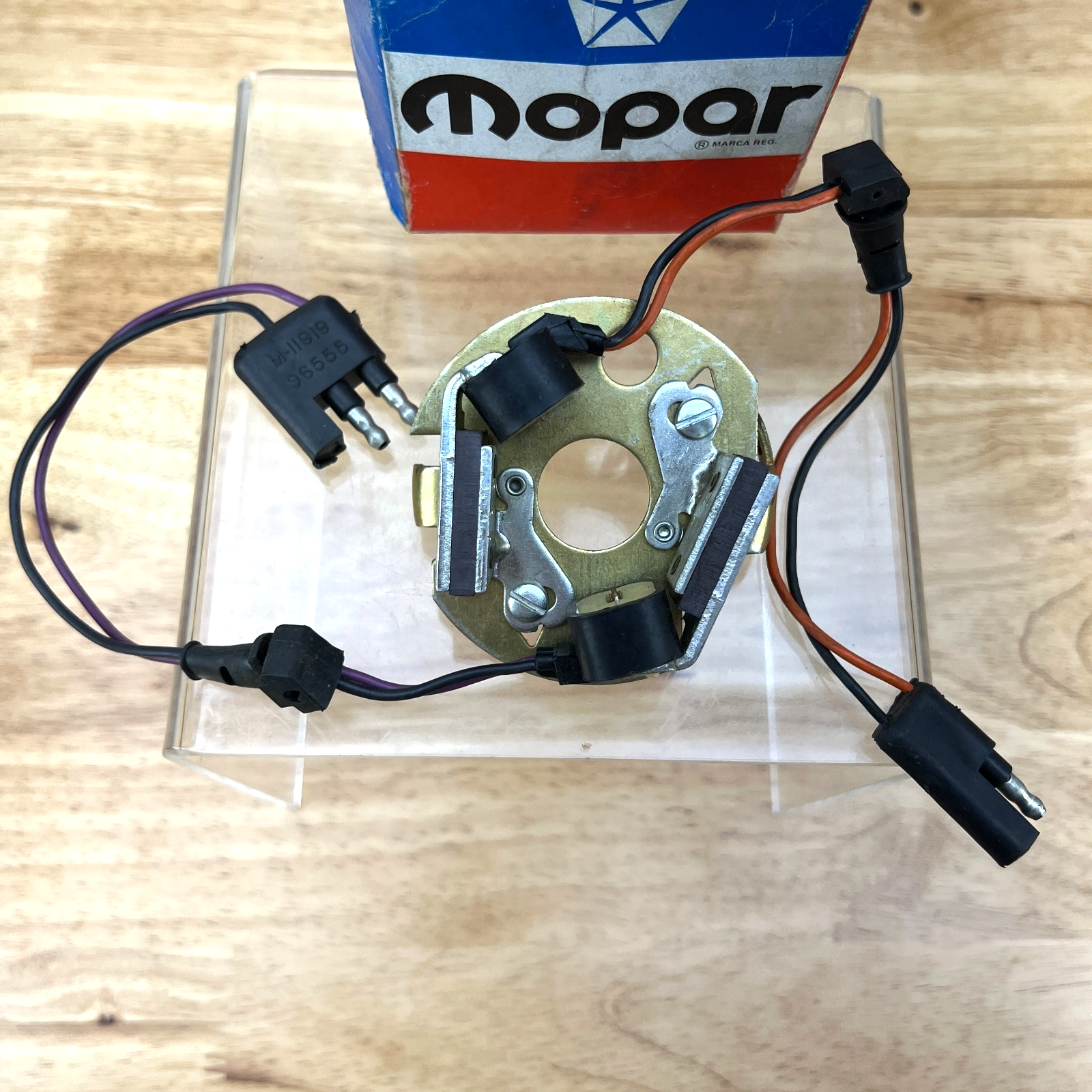 Distributor Dual Pickup Coil 1977 Mopar 400 440 V8 B & C Body Police NOS 3874672 - Image 3