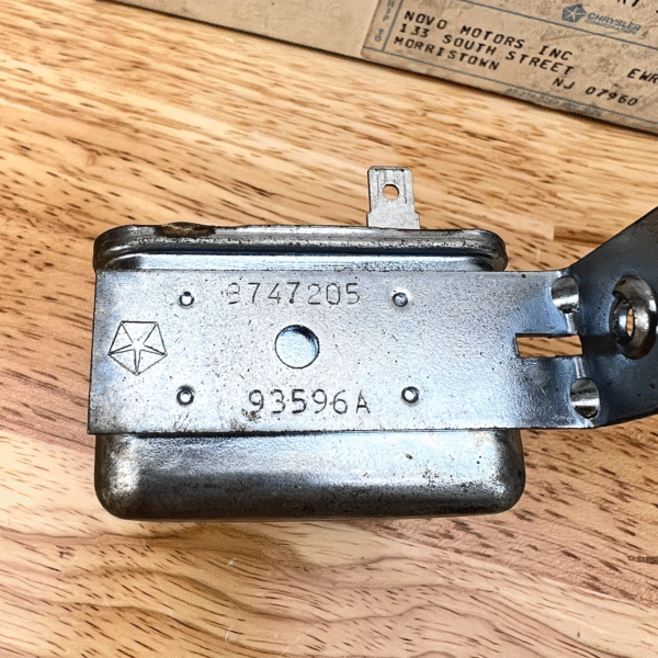 NOS Heated Rear Window Relay 1984-89 Dodge Truck D150-D350 Van W150-W350 4057984 - Image 9