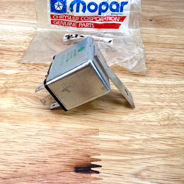 NOS Illuminated Entry Light Relay 1985-89 Chrysler Dodge Plymouth Mopar 4221671 - Image 4