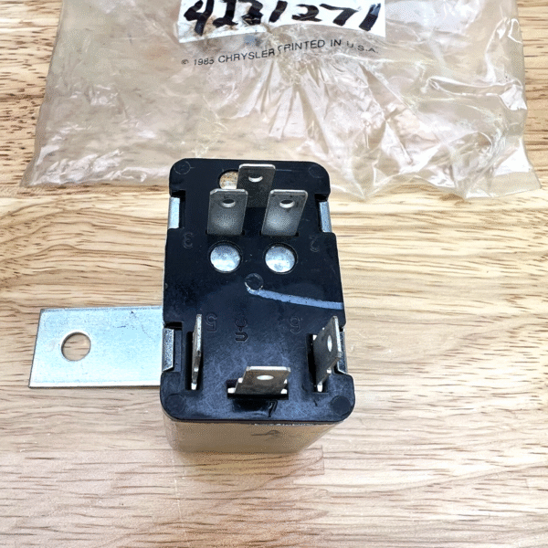 NOS Illuminated Entry Light Relay 1985-89 Chrysler Dodge Plymouth Mopar 4221671 - Image 9